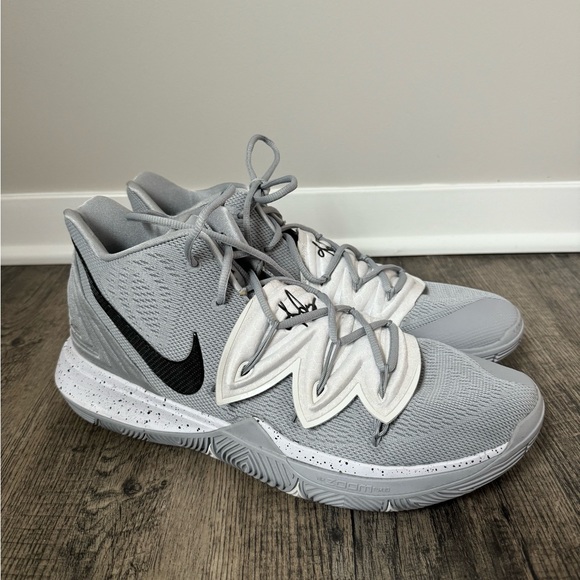 Nike Kyrie 5 Wolf Grey - Picture 8 of 8